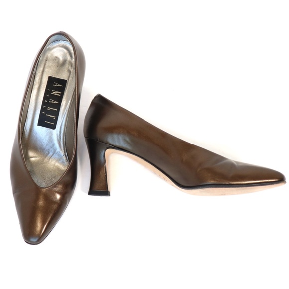Vintage mid-heel Amalfi 'Vania' pumps in Old Gold - Picture 1 of 13